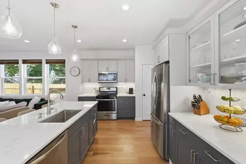 Kitchen - 806 E 10th Ave, Spokane, WA 99202 photo 3 of 3