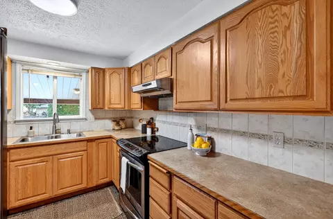 Kitchen - 12901 E 28th Ave, Spokane Valley, WA 99216 photo 3 of 3