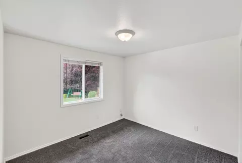 Bedroom - 12901 E 28th Ave, Spokane Valley, WA 99216 photo 4 of 11