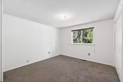 Bedroom - 710 E Glencrest Dr, Spokane, WA 99208 photo 3 of 8
