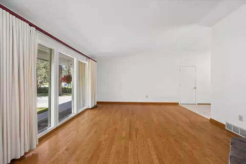 Living - 710 E Glencrest Dr, Spokane, WA 99208 photo 1 of 7