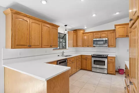 Kitchen - 710 E Glencrest Dr, Spokane, WA 99208 photo 3 of 4