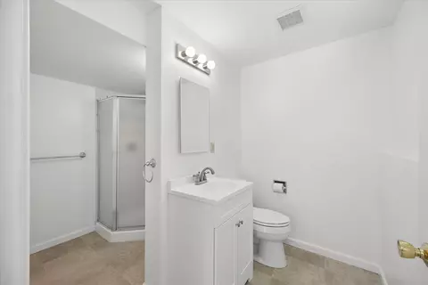 Bath - 710 E Glencrest Dr, Spokane, WA 99208 photo 3 of 3