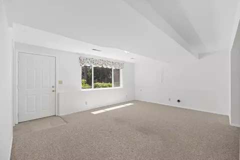 Living - 710 E Glencrest Dr, Spokane, WA 99208 photo 6 of 7