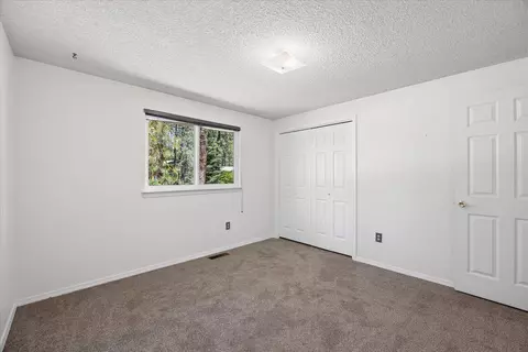 Bedroom - 710 E Glencrest Dr, Spokane, WA 99208 photo 4 of 8