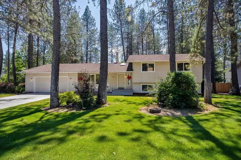 Exterior - 710 E Glencrest Dr, Spokane, WA 99208 photo 2 of 9