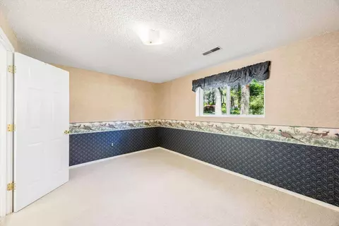 Bedroom - 710 E Glencrest Dr, Spokane, WA 99208 photo 7 of 8