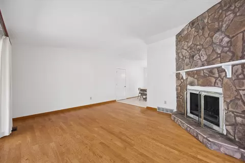 Living - 710 E Glencrest Dr, Spokane, WA 99208 photo 2 of 7