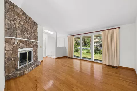 Living - 710 E Glencrest Dr, Spokane, WA 99208 photo 4 of 7