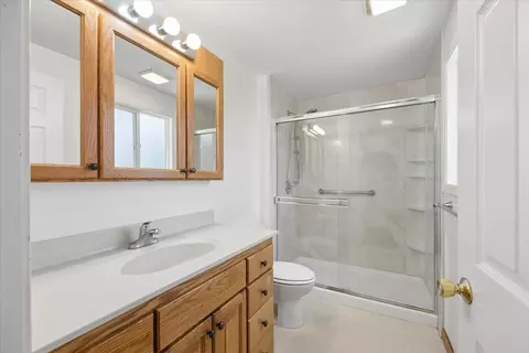 Bath - 710 E Glencrest Dr, Spokane, WA 99208 photo 1 of 3