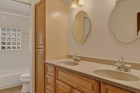 Bath - 2104 E 8th Ave, Spokane, WA 99202 photo 4 of 4