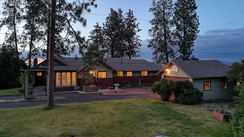 Exterior - 2104 E 8th Ave, Spokane, WA 99202 photo 10 of 12