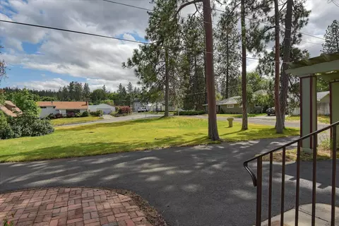 Exterior - 2104 E 8th Ave, Spokane, WA 99202 photo 5 of 12