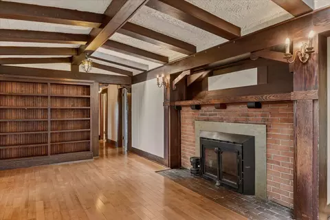Living - 2104 E 8th Ave, Spokane, WA 99202 photo 10 of 11