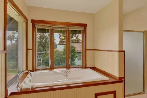 Bath - 2104 E 8th Ave, Spokane, WA 99202 photo 1 of 4
