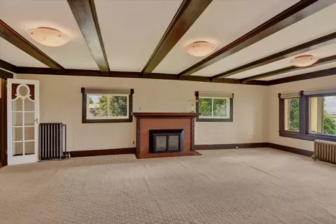 Living - 2104 E 8th Ave, Spokane, WA 99202 photo 3 of 11