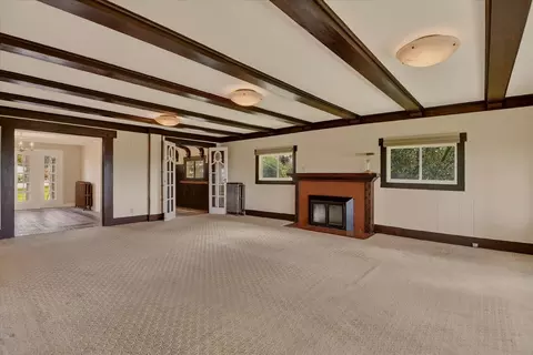 Living - 2104 E 8th Ave, Spokane, WA 99202 photo 5 of 11