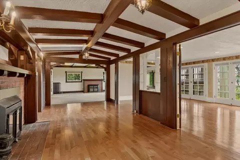Living - 2104 E 8th Ave, Spokane, WA 99202 photo 8 of 11