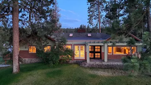 Exterior - 2104 E 8th Ave, Spokane, WA 99202 photo 11 of 12