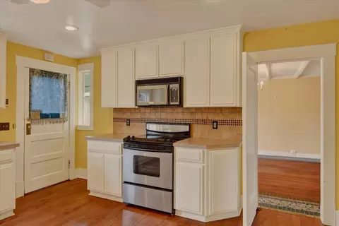 Kitchen - 2104 E 8th Ave, Spokane, WA 99202 photo 3 of 4
