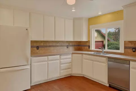 Kitchen - 2104 E 8th Ave, Spokane, WA 99202 photo 2 of 4