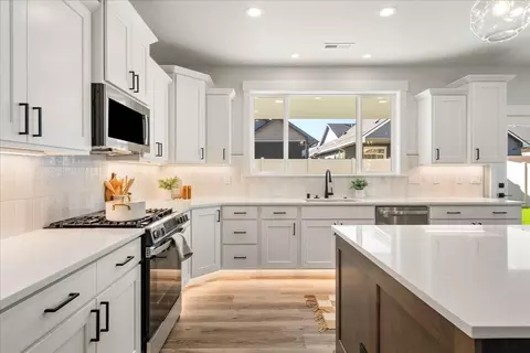 Kitchen - 18069 N Morton Ct, Colbert, WA 99005 photo 6 of 6