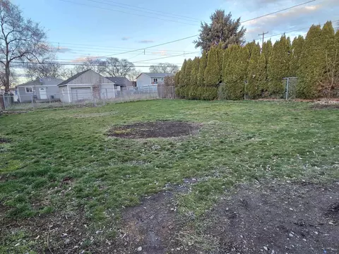 Exterior - 4127 E 2nd Ave, Spokane, WA 99202 photo 4 of 4