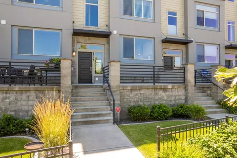 2377 W Summit Pkwy, Spokane, WA 99201