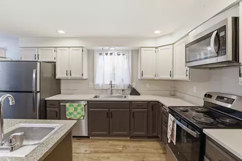 Kitchen - 11319 E Grace Ave, Spokane Valley, WA 99206 photo 2 of 4