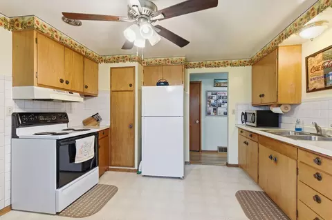 Kitchen - 13123 E 5th Ave, Spokane Valley, WA 99216 photo 3 of 3