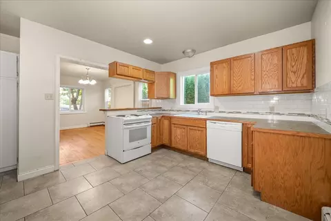 Kitchen - 508 E 19th Ave, Spokane, WA 99203 photo 2 of 5