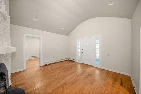 Living - 508 E 19th Ave, Spokane, WA 99203 photo 2 of 5