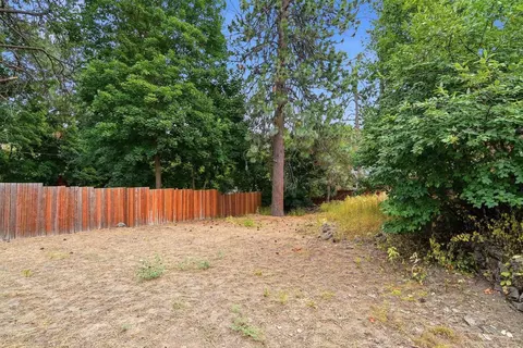 Exterior - 418 E 19th Ave, Spokane, WA 99203 photo 5 of 7