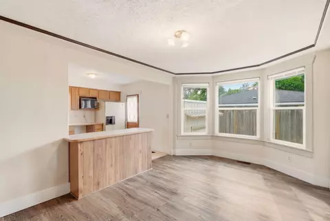 Living - 418 E 19th Ave, Spokane, WA 99203 photo 4 of 5