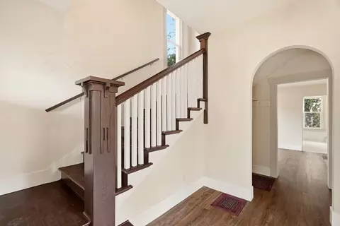 Entry Way - 418 E 19th Ave, Spokane, WA 99203 photo 1 of 2
