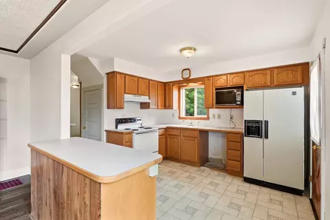 Kitchen - 418 E 19th Ave, Spokane, WA 99203 photo 1 of 3