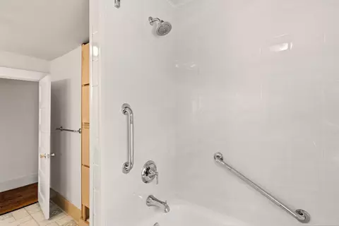 Bath - 418 E 19th Ave, Spokane, WA 99203 photo 2 of 2
