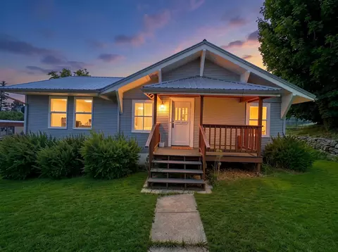 521 N Ramsey St, Tekoa, WA 99033