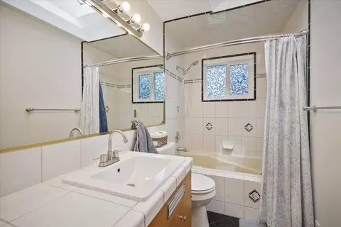 Bath - 407 E Heroy Ave, Spokane, WA 99207 photo 1 of 2