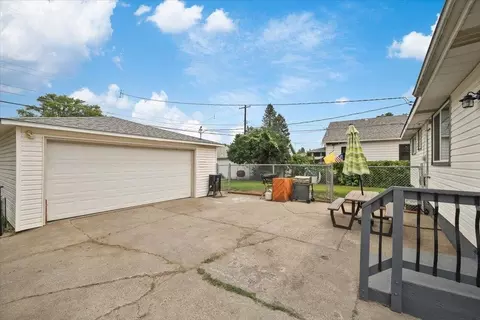 Exterior - 407 E Heroy Ave, Spokane, WA 99207 photo 5 of 6