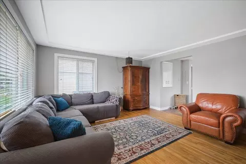 Living - 407 E Heroy Ave, Spokane, WA 99207 photo 2 of 2