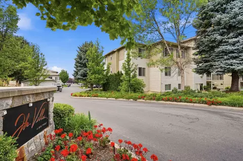 22855 E Country Vista Dr # 392, Liberty Lake, WA 99019