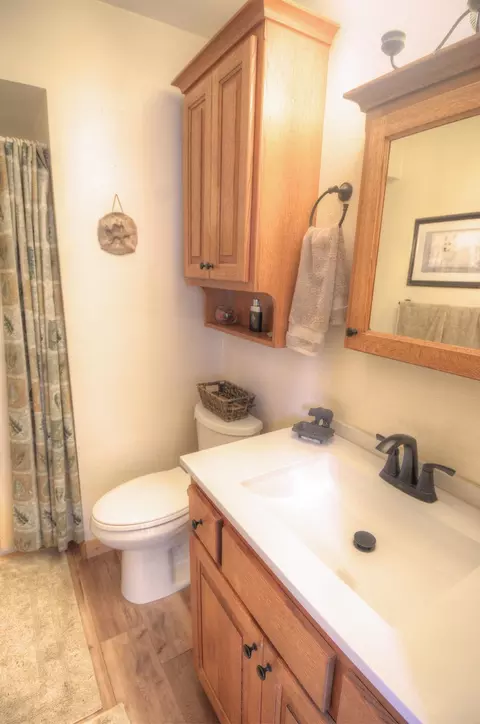 Bath - 4244 E 33rd Ave, Spokane, WA 99223 photo 3 of 3