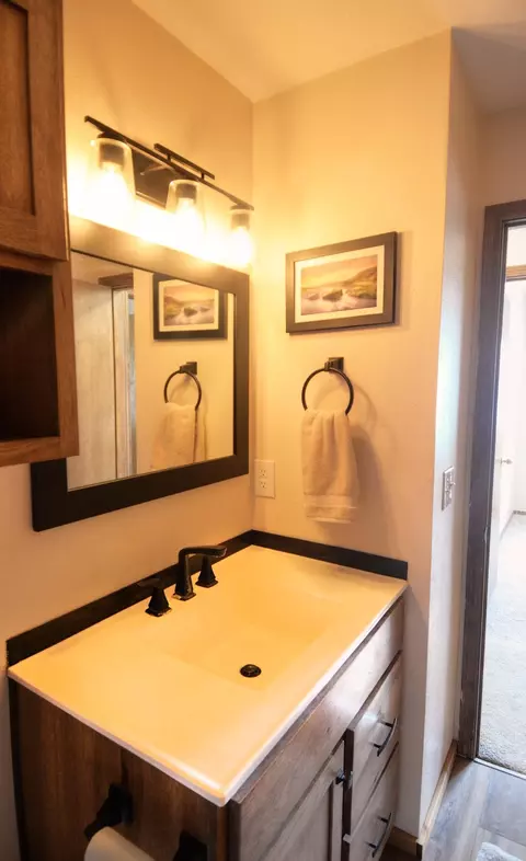 Bath - 4244 E 33rd Ave, Spokane, WA 99223 photo 1 of 3