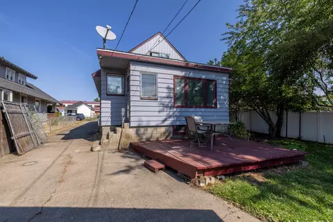 Exterior - 824 E Gordon Ave, Spokane, WA 99207 photo 6 of 9