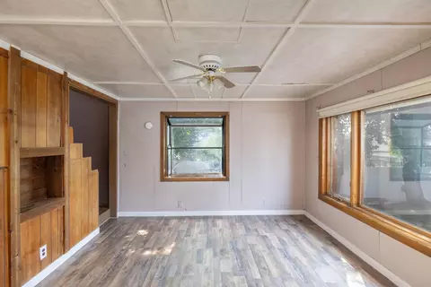 Living - 824 E Gordon Ave, Spokane, WA 99207 photo 2 of 2