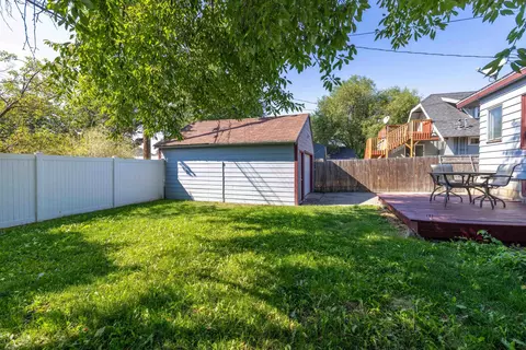Exterior - 824 E Gordon Ave, Spokane, WA 99207 photo 3 of 9