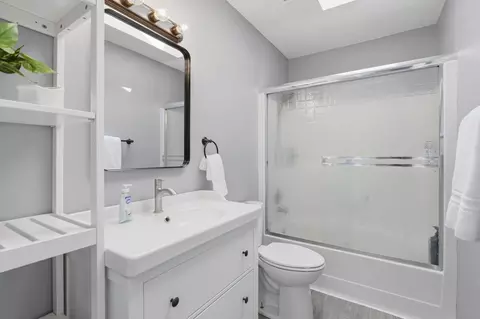 Bath - 4204 E 13th Ave, Spokane, WA 99202 photo 1 of 2