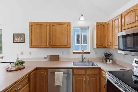 Kitchen - 4204 E 13th Ave, Spokane, WA 99202 photo 2 of 3