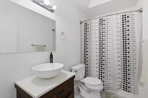 Bath - 4204 E 13th Ave, Spokane, WA 99202 photo 2 of 2